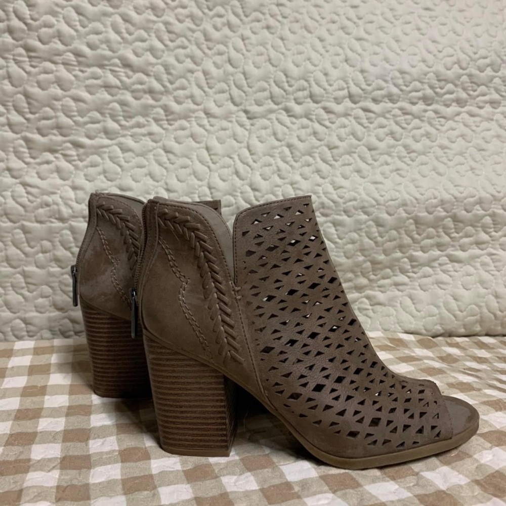 Open toe bootie 7.5